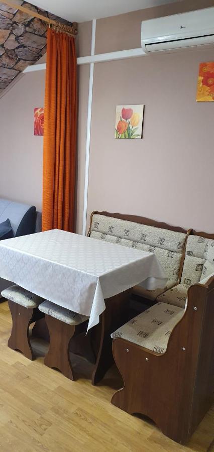 Vénusz Apartman Cserkeszőlő Exterior foto