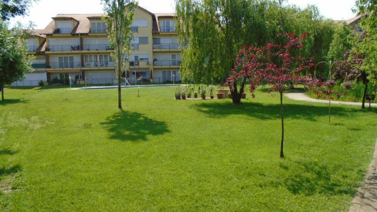 Vénusz Apartman Cserkeszőlő Exterior foto